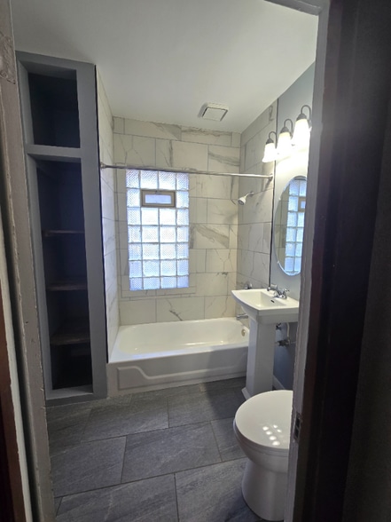 Building Photo - 2566 N 40th St