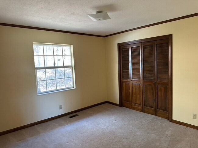 Building Photo - 5120 Candies Creek Ridge Rd