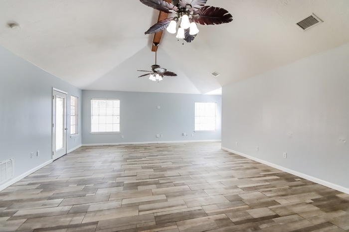 Building Photo - 810 Townley St