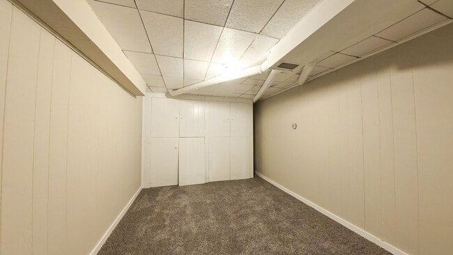 Building Photo - Spacious 3 Bedroom 1.5 Bath Home- Located ...