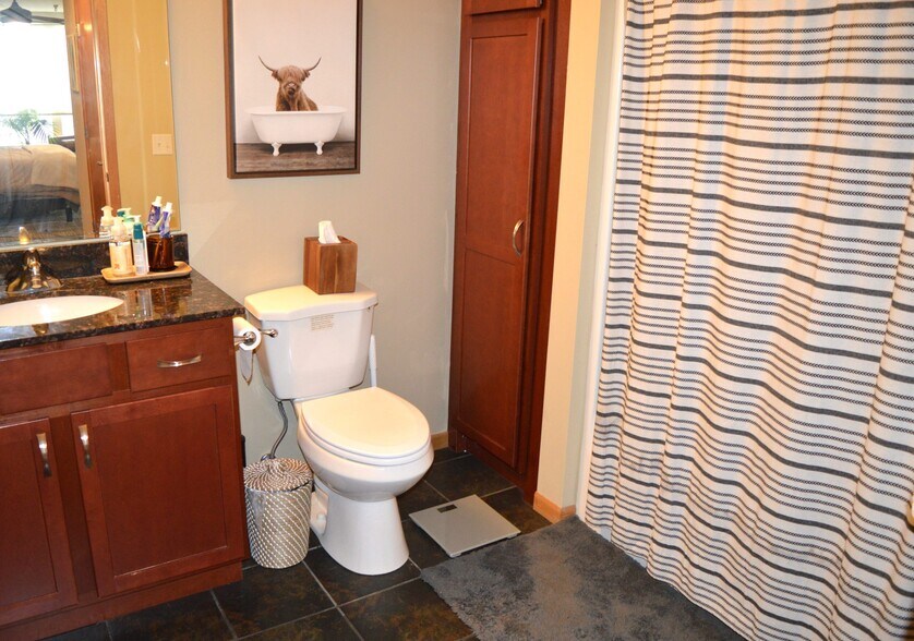 Building Photo - 8201 Mayo Dr