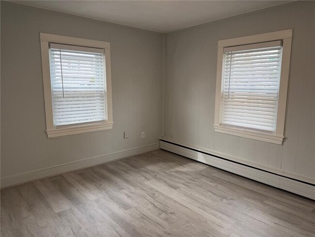 Building Photo - 144 Hopkins Hill Rd