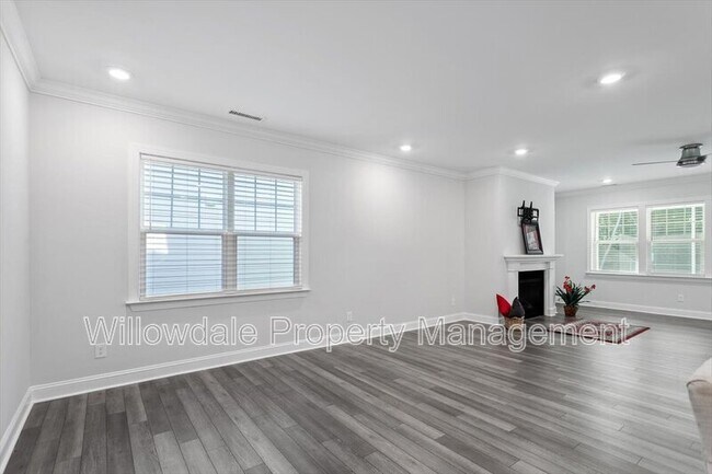 Building Photo - 4940 Enlightenment Rd