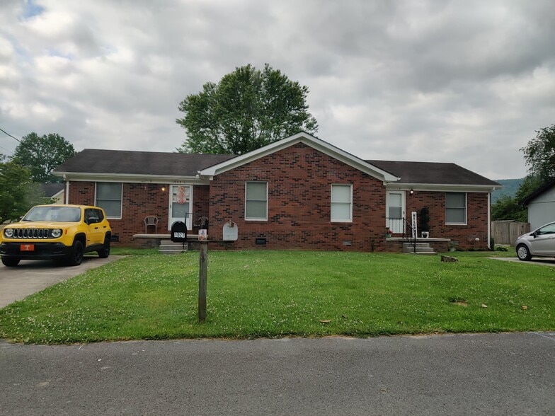 Building Photo - 1027 Chichester Ave