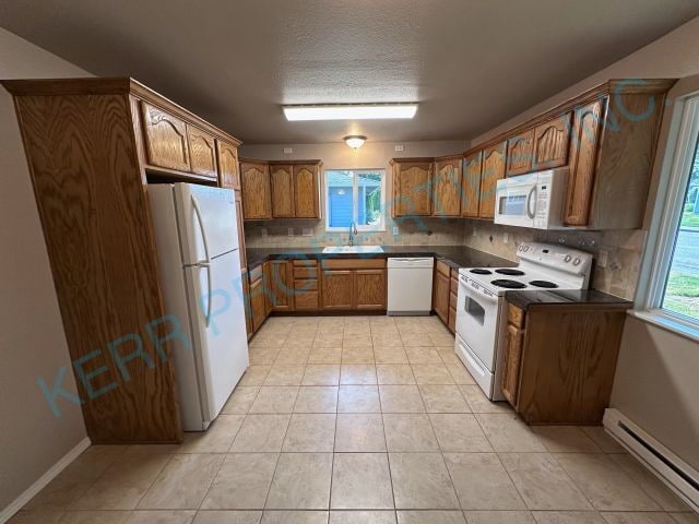 Building Photo - Charming 2-Bedroom Condo Oasis in Gresham ...