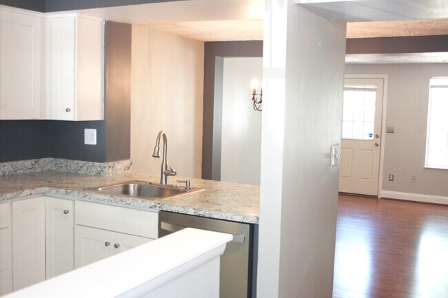 Building Photo - 5826 Whitfield Ct