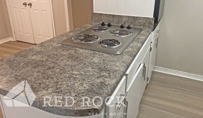 Building Photo - Canterbury Townhouses- Columbus, MS