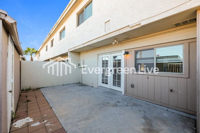 Building Photo - 4637 N 21st Ave