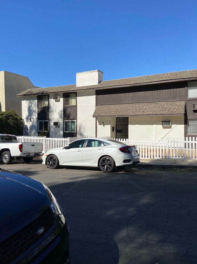 Building Photo - 22411 Del Valle St