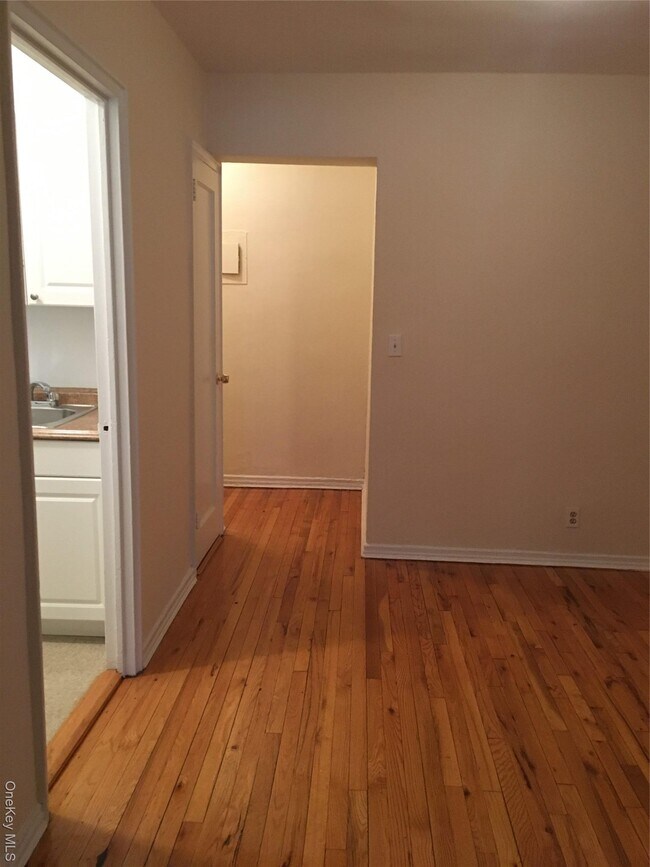 Building Photo - 23 Schenck Ave