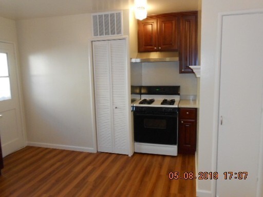 Building Photo - One Bedroom Apartment located near the UC ...