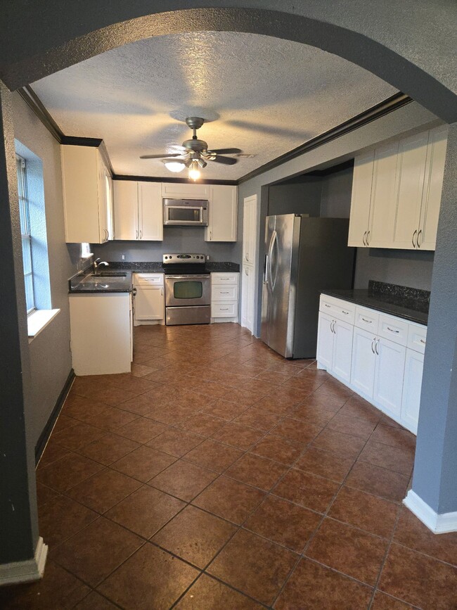 Building Photo - 10014 Carlow Ln