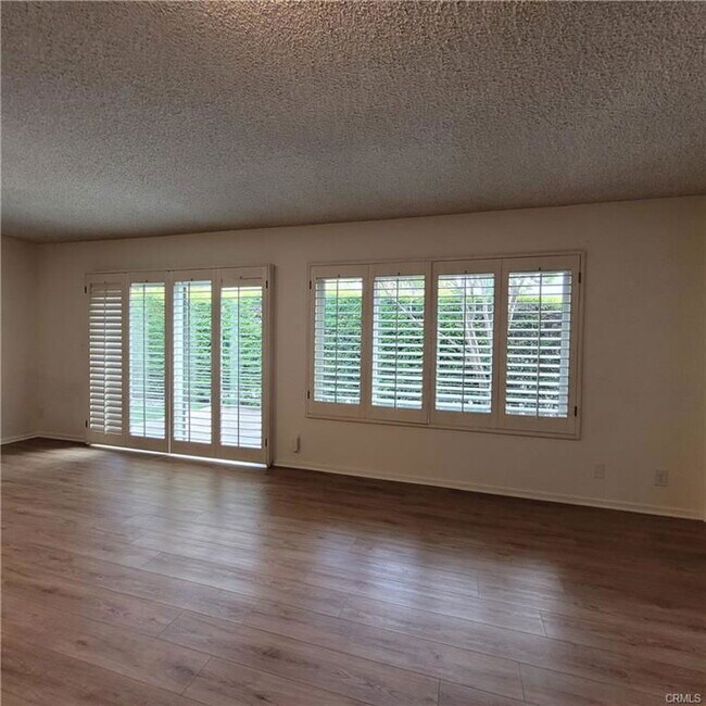 Building Photo - 303 S Kenneth Rd