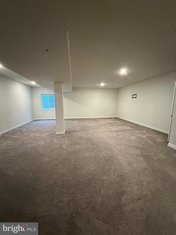 Building Photo - 127 Painters Wy