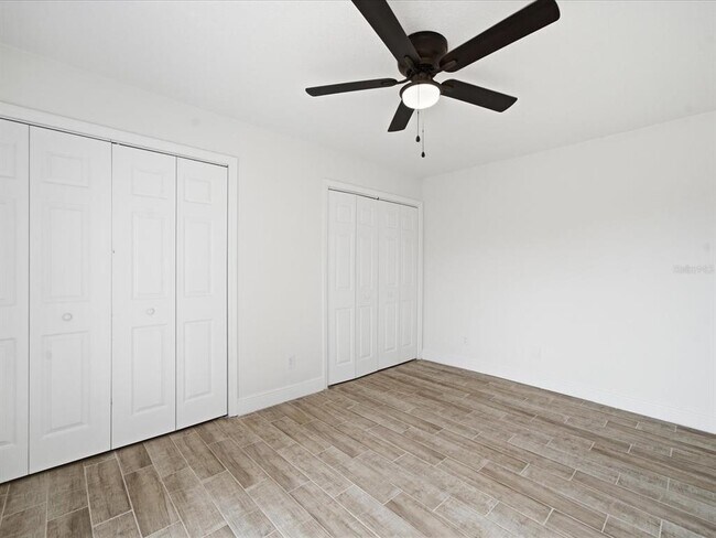 Building Photo - 15446 E Pond Woods Dr