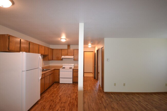 Building Photo - Marshfield Apartments