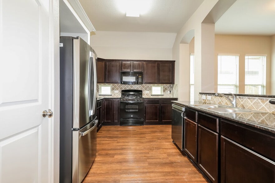 Building Photo - 992 Northampton Dr