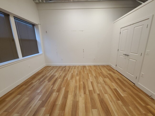 Building Photo - Large studio newly renovated! - AVAILABLE ...