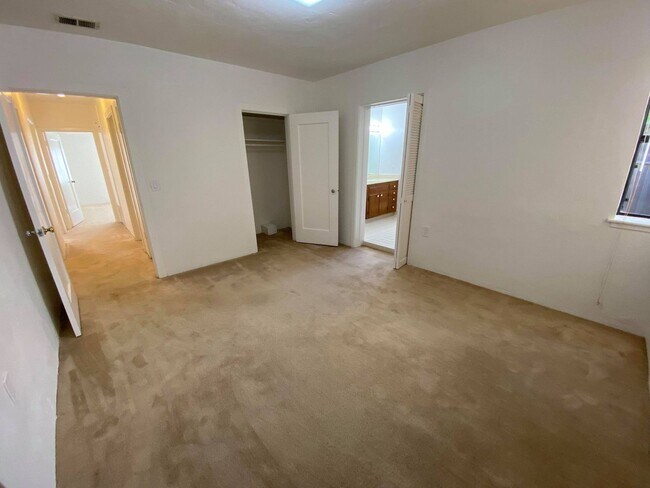 Building Photo - Spacious West Menlo Park Home for Rent