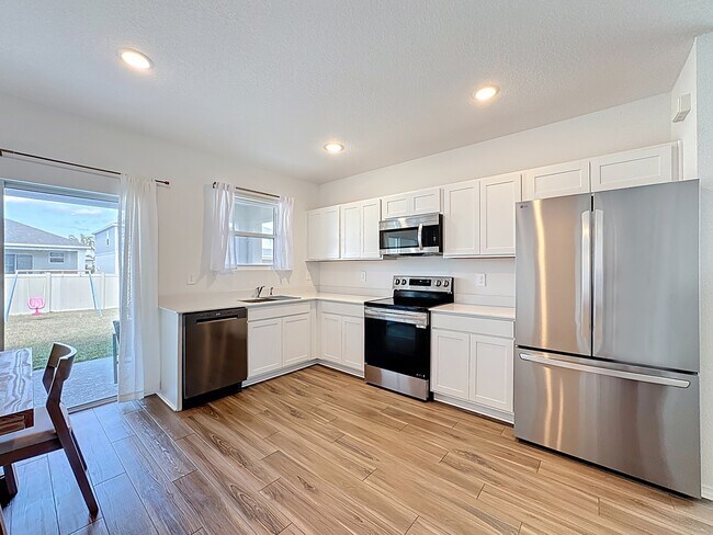 Building Photo - 13126 Cedar Elm Ln
