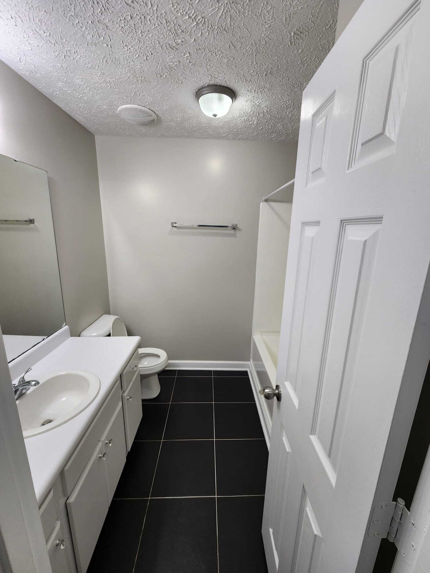 Building Photo - 330 Bubble Creek Ct