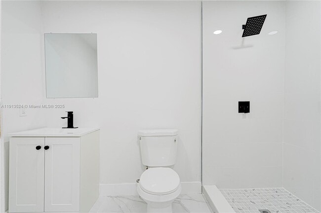 Building Photo - 6044 SW 37th St