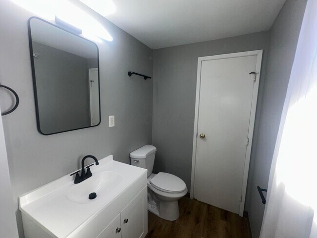 Building Photo - 3535 Paris Blvd