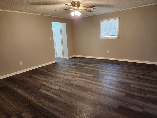 Building Photo - 7120 Redwood Dr