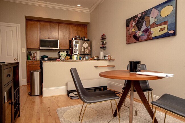 Building Photo - Charming 2BR Condo in Logan Circle