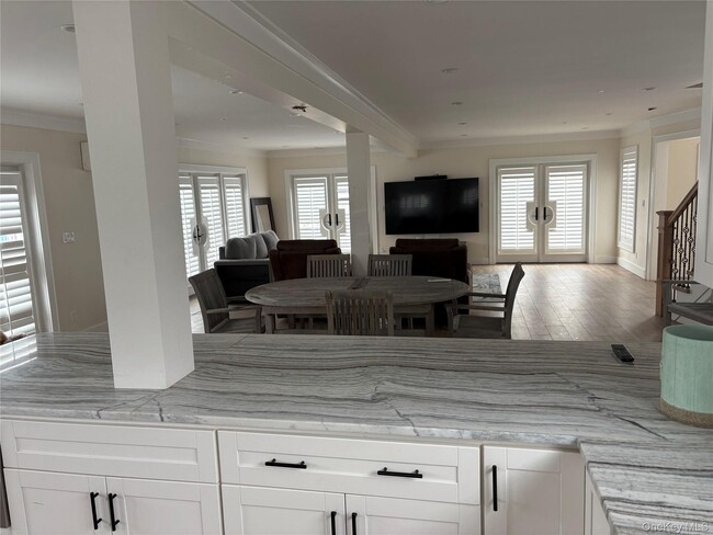 Building Photo - 2 Bay 9th St