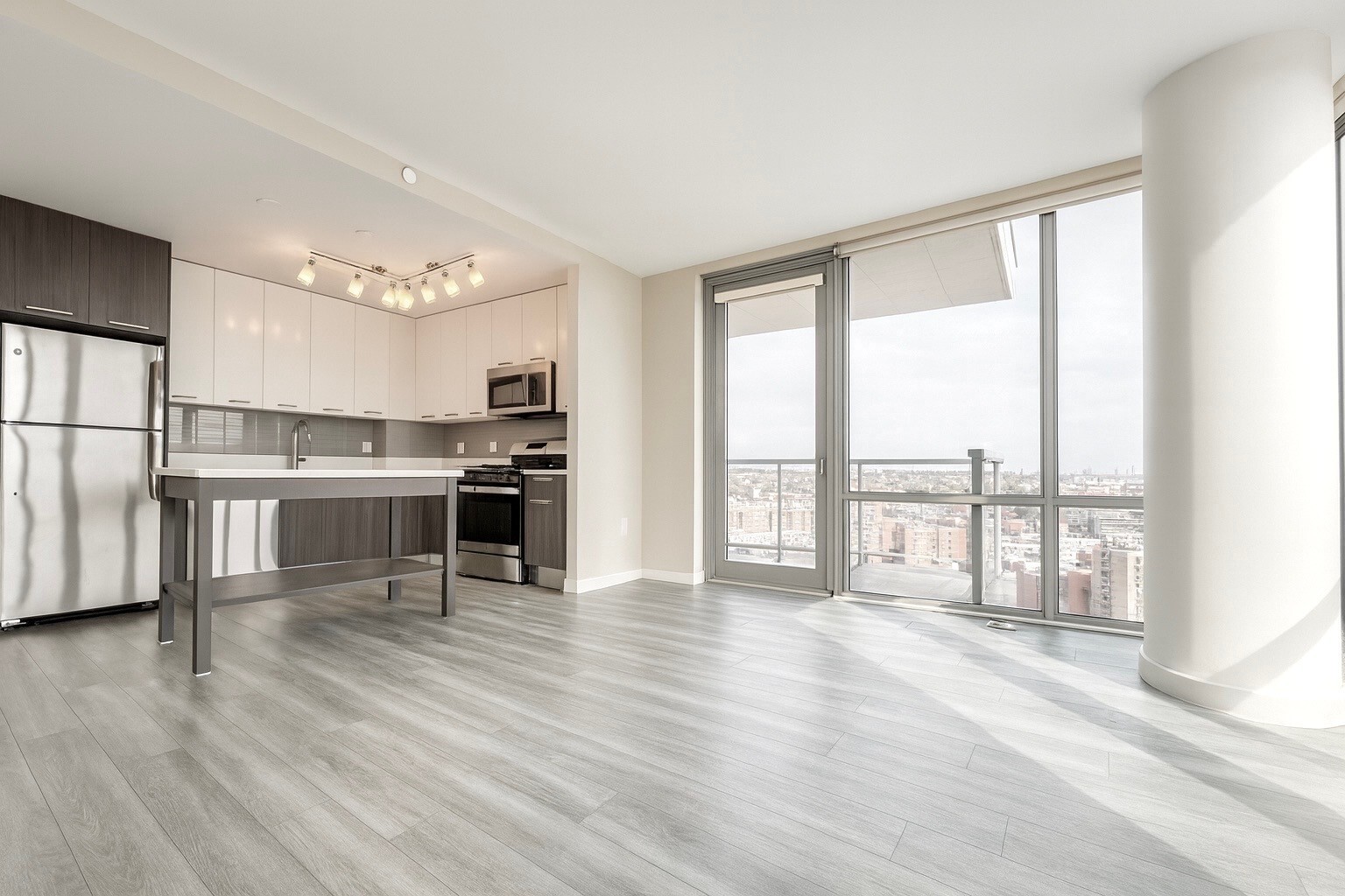 Building Photo - 1524 Sheepshead Bay Rd