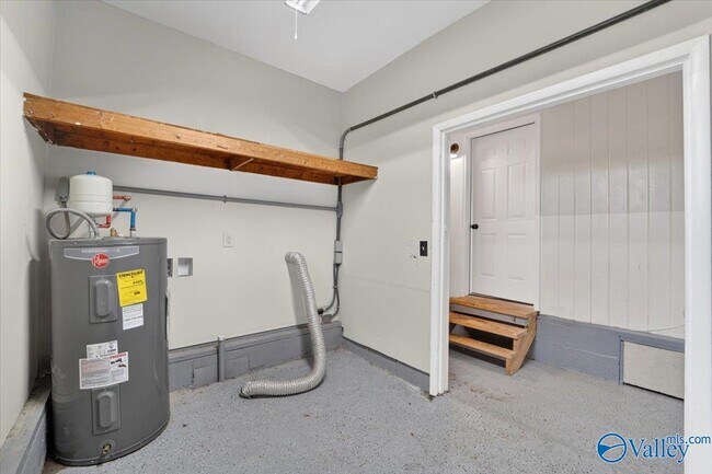 Building Photo - 372 Clutts Rd