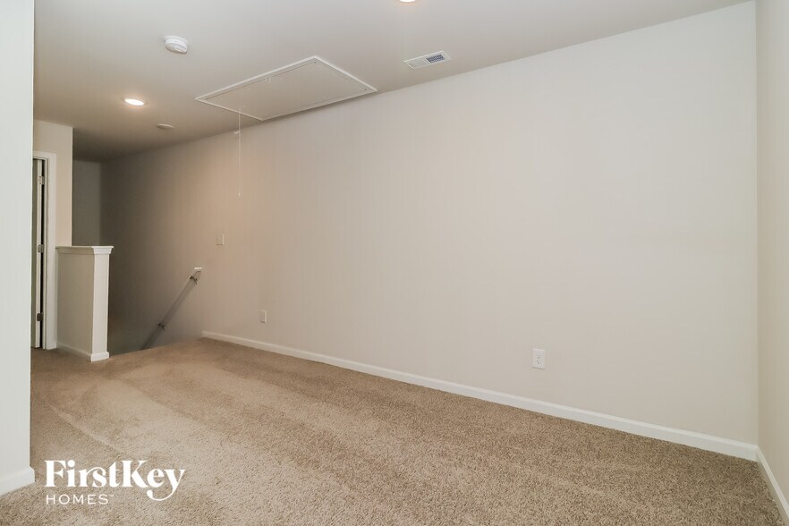 Building Photo - 2092 Cypress Village Dr NW