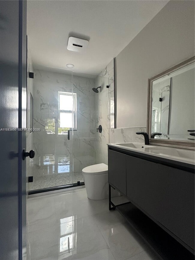 Building Photo - 510 Boabadilla St