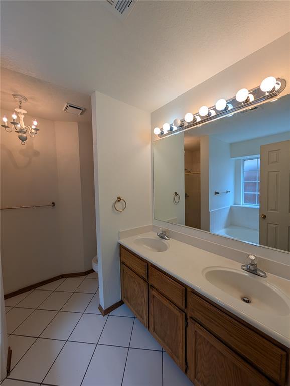 Building Photo - 2817 Brompton Dr