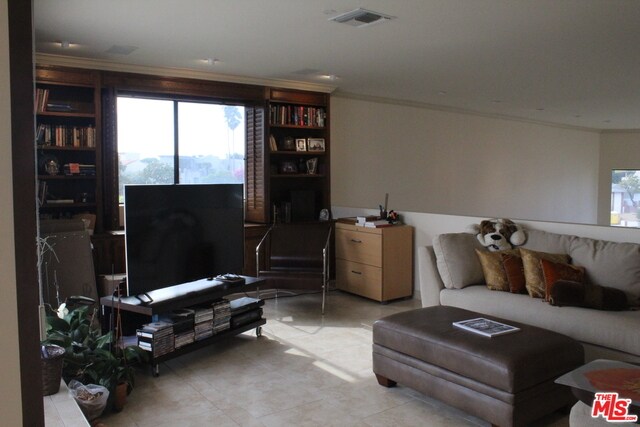 Building Photo - 10400 La Grange Ave