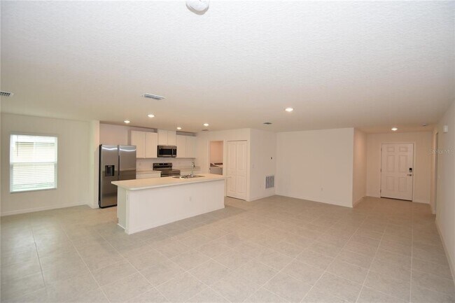 Building Photo - 5 Llestone Path