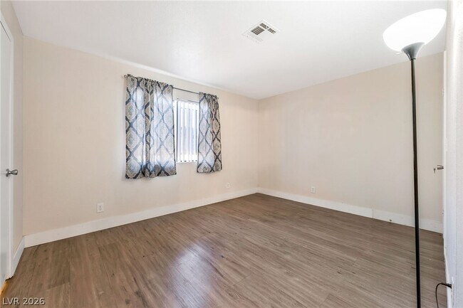 Building Photo - 4300 N Lamont St