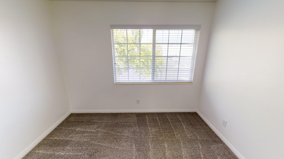 Building Photo - 370 E 1420 S