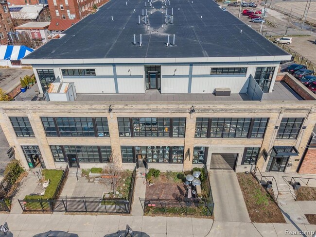 Building Photo - 460 W Canfield St