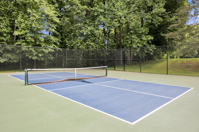 Building Photo - 6916 Seven Locks Rd