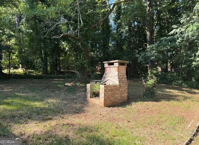 Building Photo - 1589 Pinehurst Dr SW