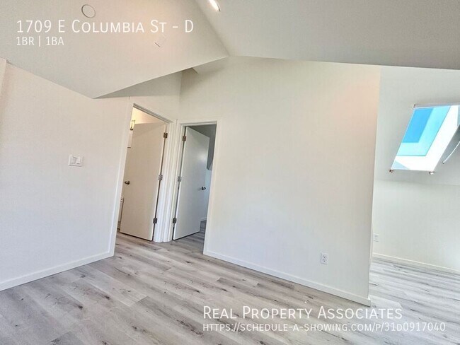 Building Photo - 1709 E Columbia St