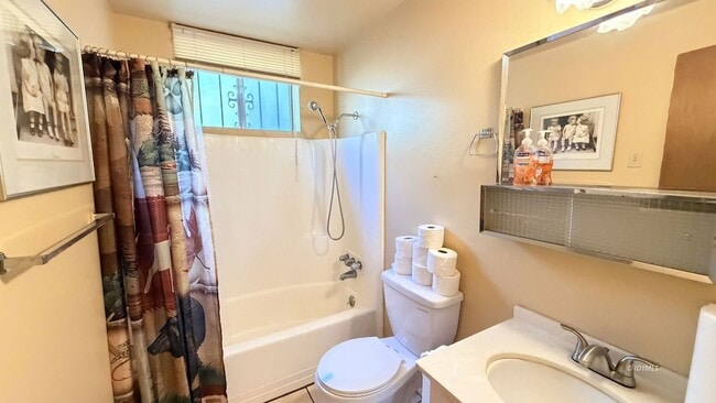 Building Photo - 52111 Acorn Ln