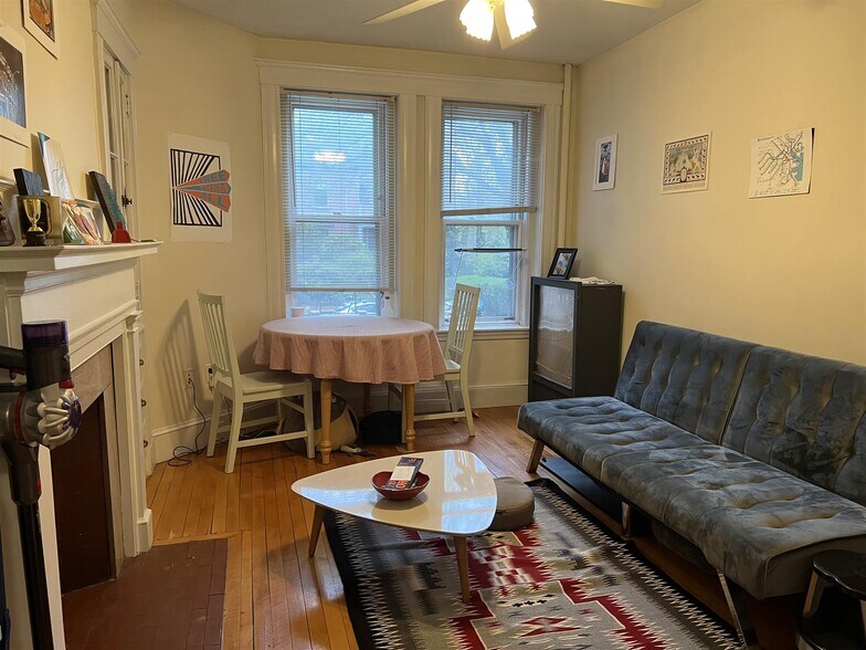 Building Photo - 331 Harvard St