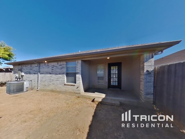 Building Photo - 814 Ponselle Dr