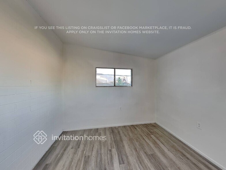 Building Photo - 2458 E Alpine Ave