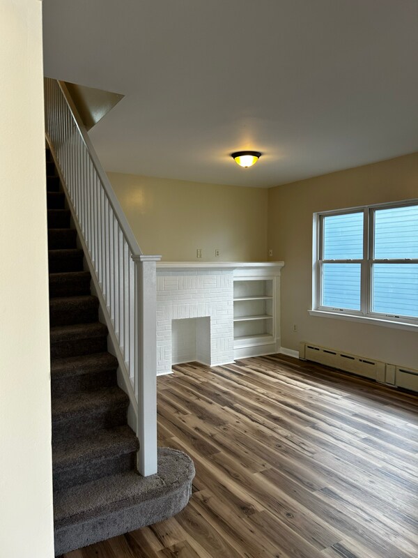 Building Photo - 361 Warren Ave