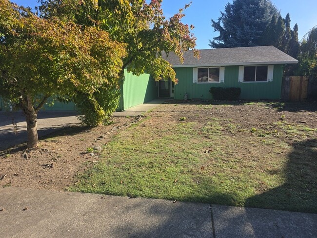 Building Photo - 3 bed 2 bath Single Home for Rent in Grants Pass