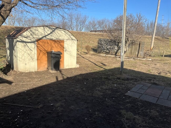 Building Photo - Updated one bedroom House in East Alton